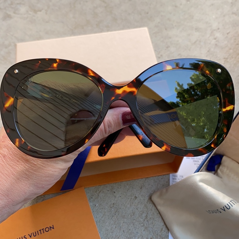 SOLD! Louis Vuitton Sunglasses Euphoria Tortoise W LN
